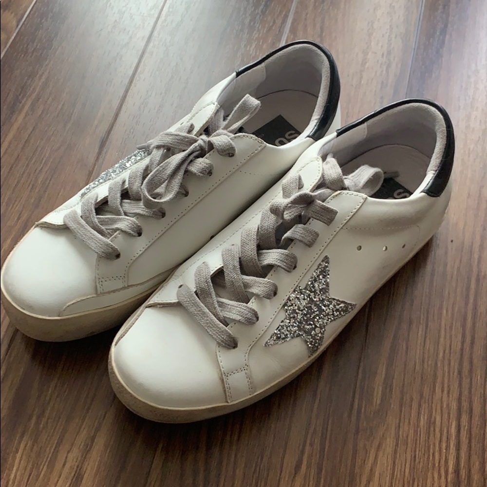 White Low Top Sneakers Women’s size 7